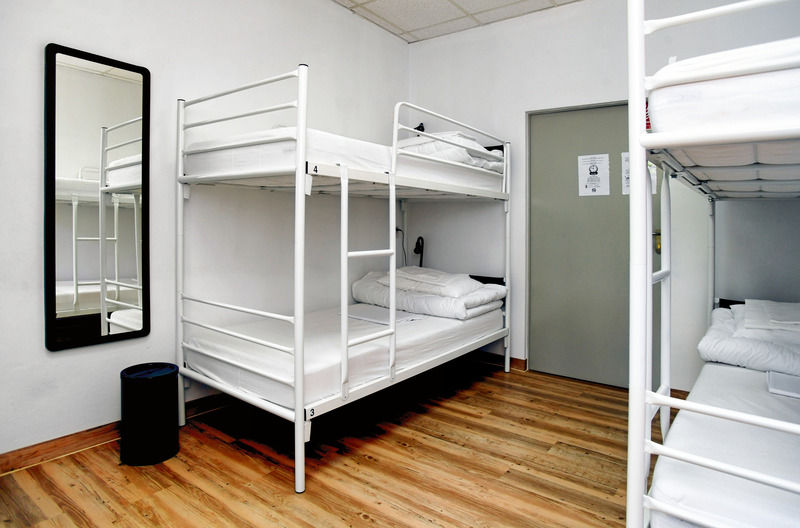 Hostal Centrum Private & Dorms *